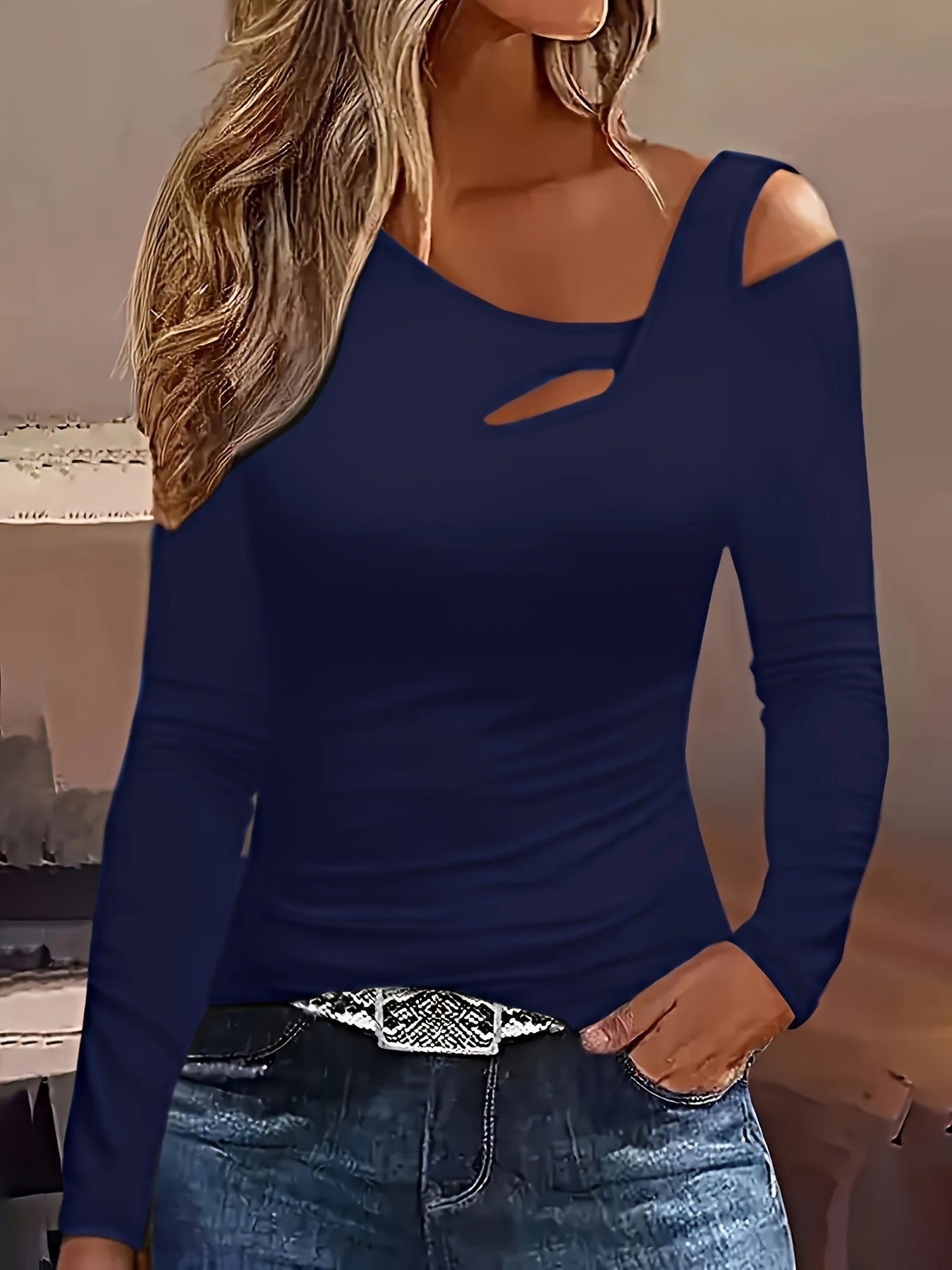 Tek omuz bluz – modern asimetrik tasarım, feminen stil & güçlü duruş ✨ Şimdi keşfet!