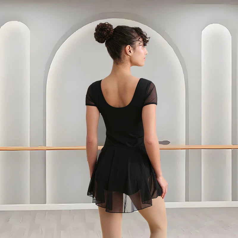 Kısa Kollu Şifon Etekli Bale Elbisesi – Siyah Zarif Dans Mayosu