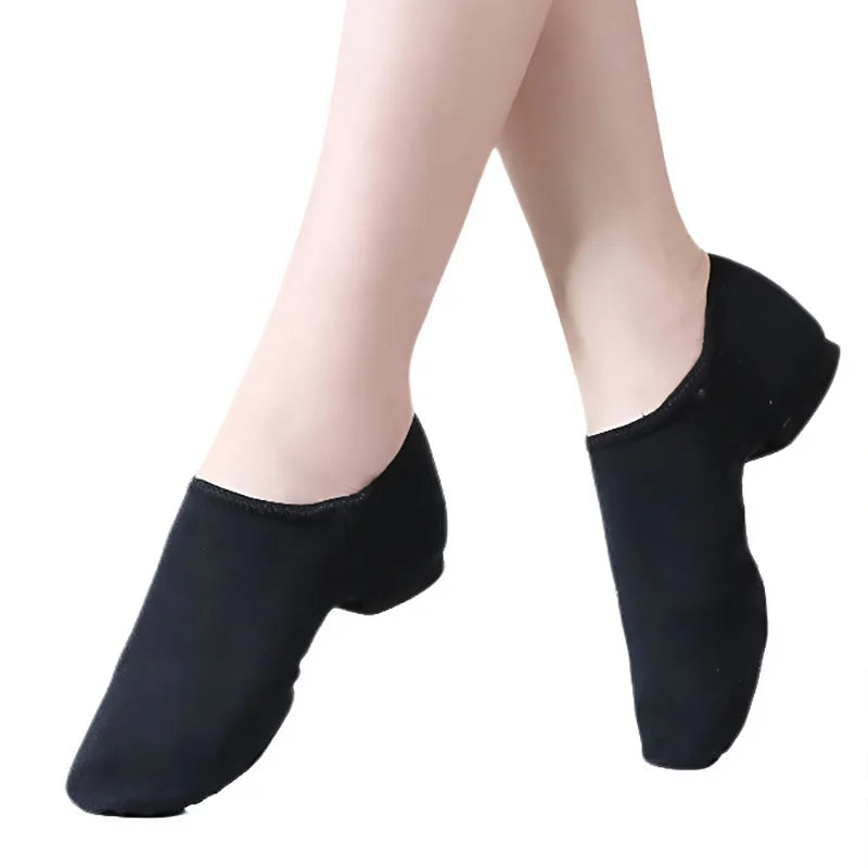 Süet Modern Dans Ayakkabısı – Kaymaz Tabanlı Esnek Dans ve Performans Ayakkabısı