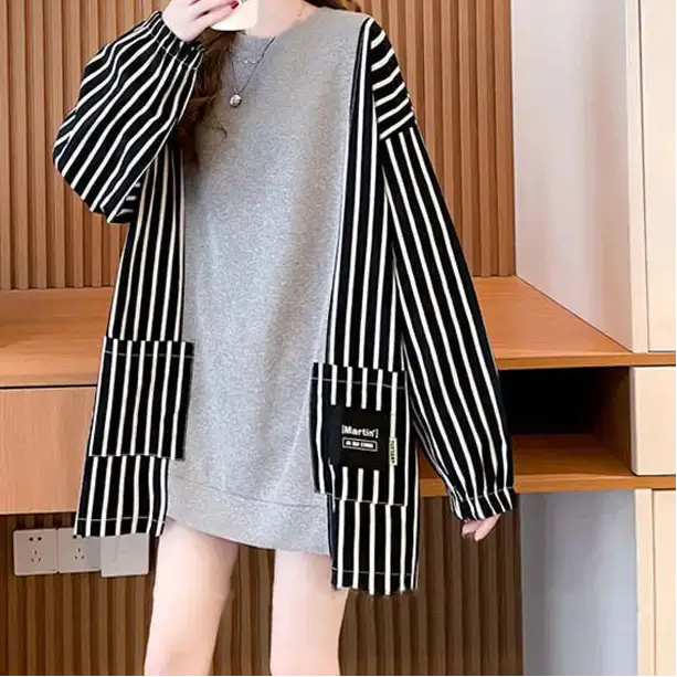 Çizgili Oversize Sweatshirt Elbise – Alternatif Günlük Stil