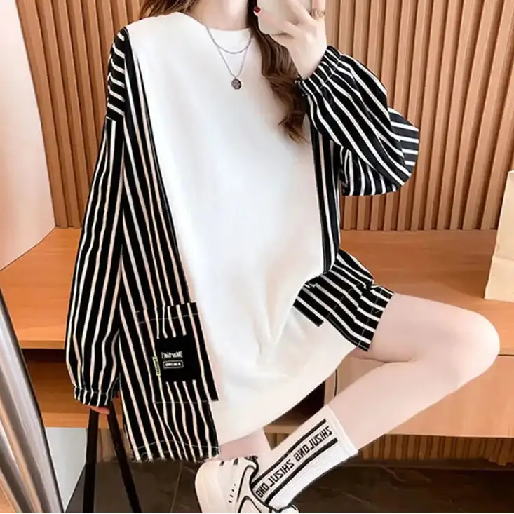 Çizgili Oversize Sweatshirt Elbise – Alternatif Günlük Stil