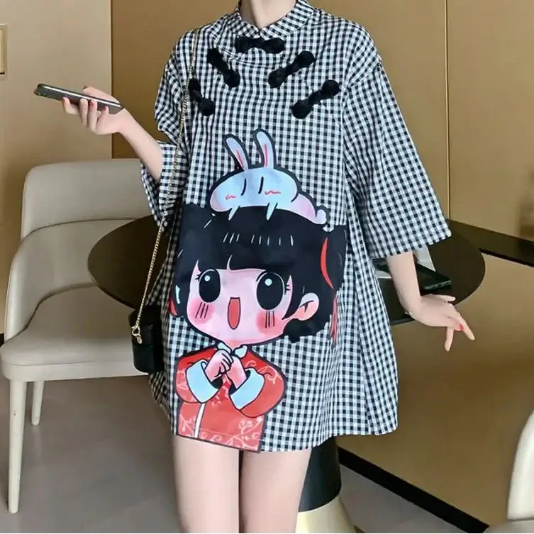 Kareli Oversize Tunik Elbise – Sevimli Karakter Baskılı Günlük Stil, çizgi karakter baskılı rahat elbise.