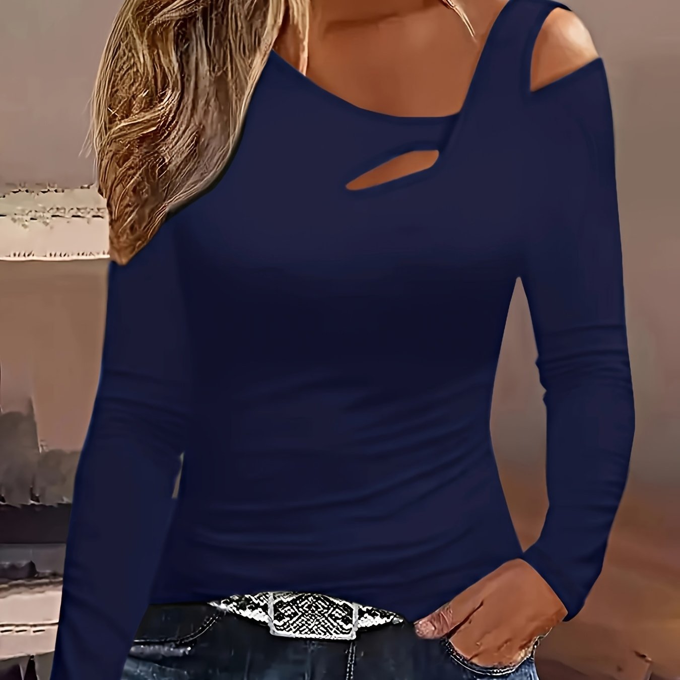 Tek omuz bluz – modern asimetrik tasarım, feminen stil & güçlü duruş ✨ Şimdi keşfet!